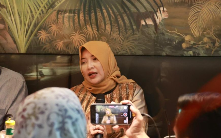 Kepala OJK Kalbar, Rochma Hidayati