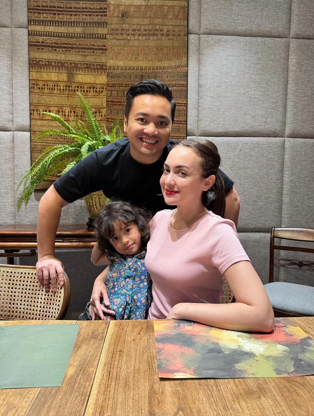 Artis Rianti Cartwright dan suami, Cassanova Alfonso.
