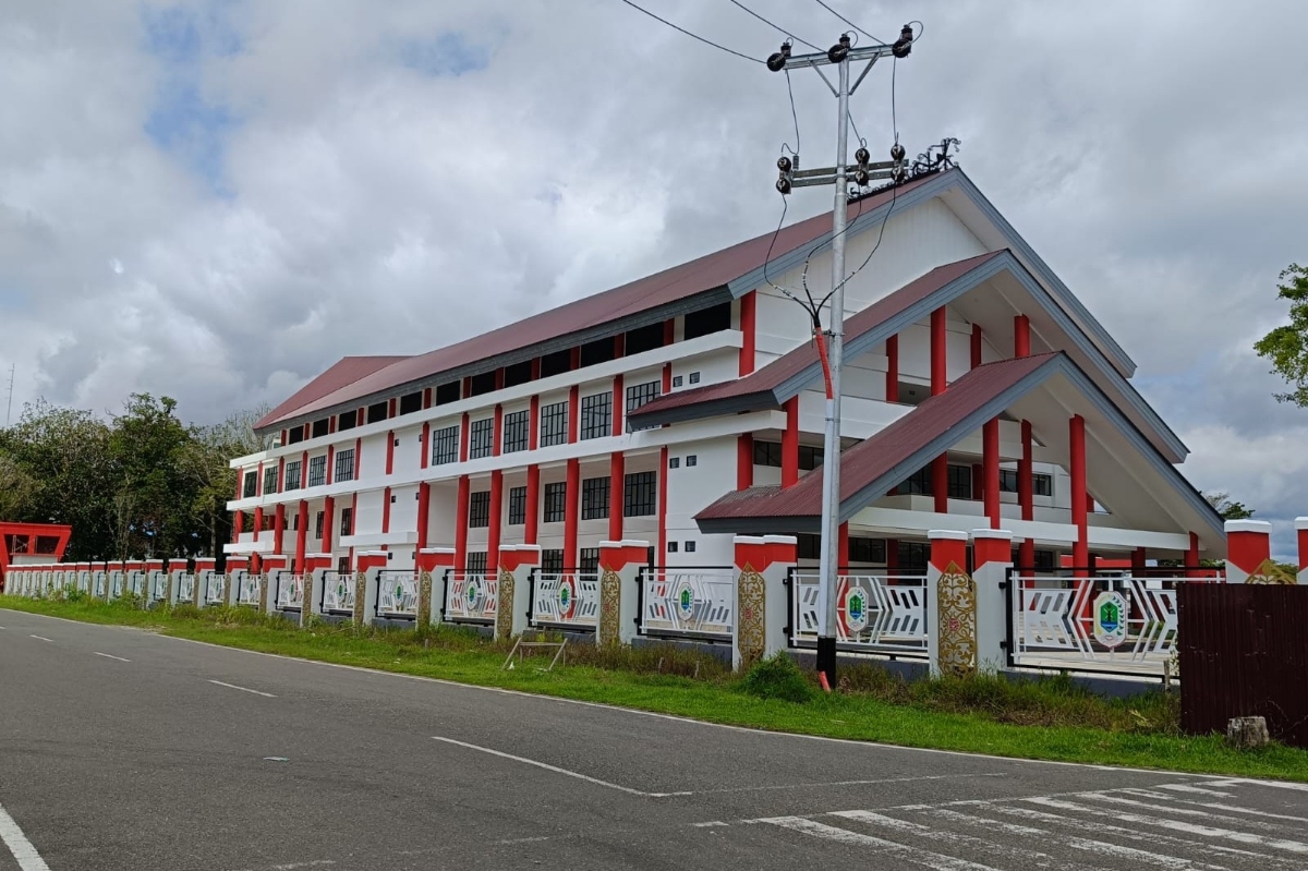 Pembangunan gedung pelayanan satu atap di Kapuas Hulu telah selesai dan siap difungsikan pada 2026.