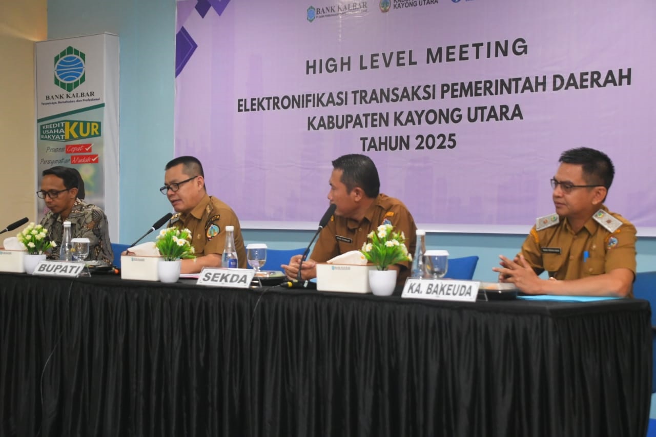 ELEKTRONIFIKASI: High Level Meeting ETPD dibuka secara resmi oleh Bupati Kayong Utara, Romi Wijaya, bertempat di Aula Bank Kalbar, Sukadana, Selasa (30/12).