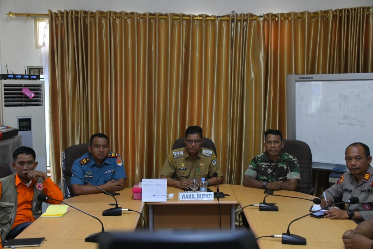 RAPAT: Keikutsertaan Wakil Bupati Kayong Utara, Amru Chanwari, dalam Rapat Koordinasi Apel Kesiapsiagaan Bencana Hidrometeorologi Basah. Foto Prokopim.