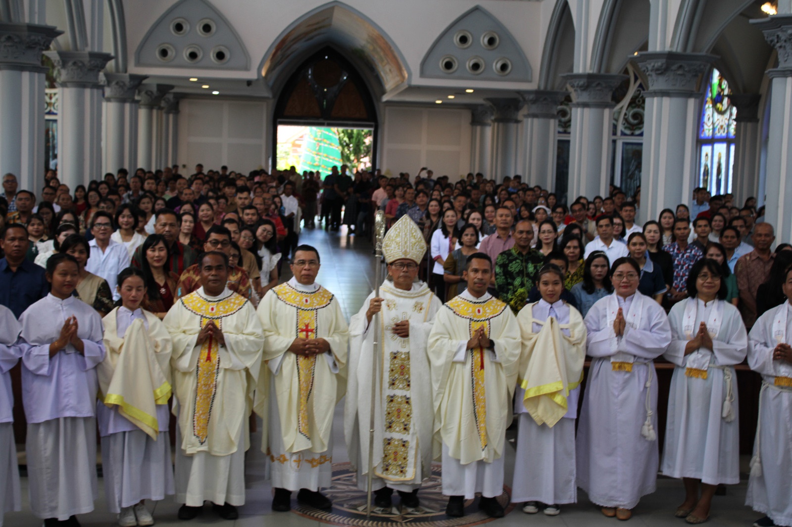 PESTA: Perayaan Pesta Keluarga Kudus di Paroki Kristus Raja Katedral Sintang.