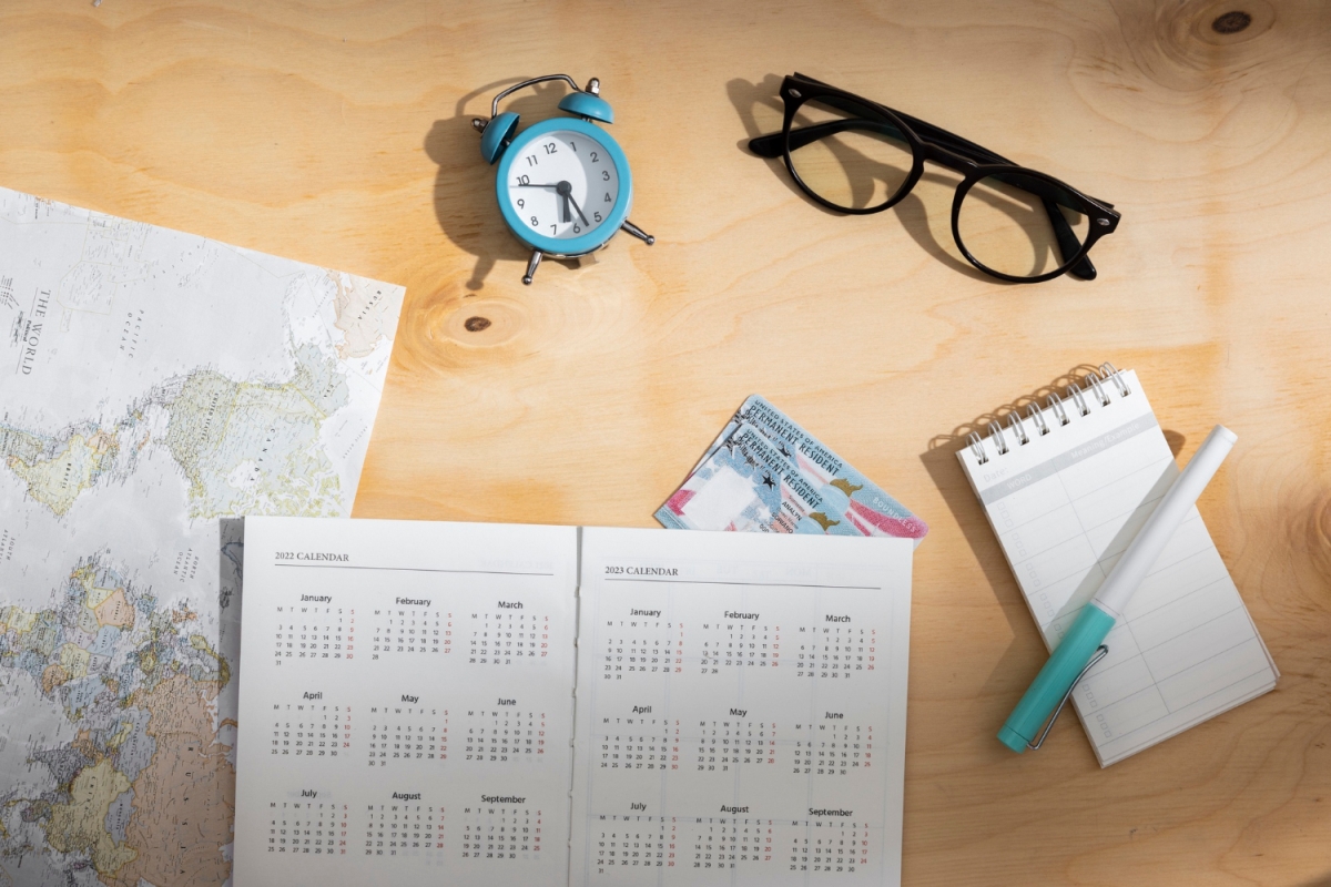 Ilustrasi mempersiapkan liburan pada 2026.