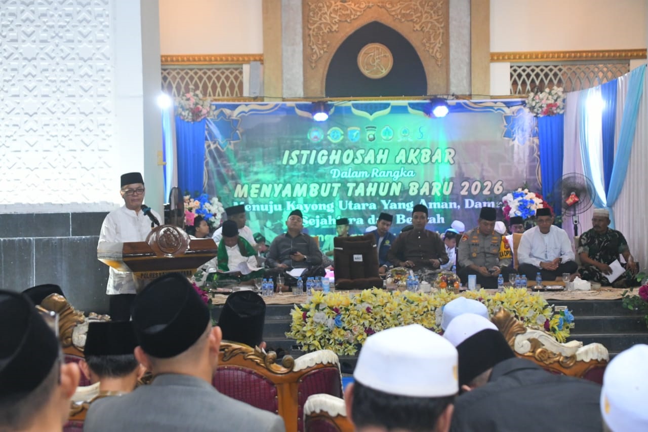 ISTIGHOSAH : Pemerintah Kabupaten Kayong Utara dan Polres Kayong Utara menggelar Istighosah Akbar pergantian Tahun Baru 2026 di Masjid Agung Oesman Al Khair.