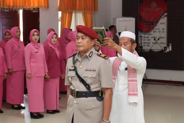 AKP Ambril Saat dilantik menjadi Kasat Reskrim Polres Melawi di tahun lalu.