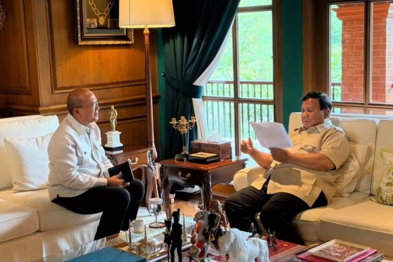 BERTEMU: Presiden Prabowo Subianto menerima CEO Rosan Roeslani, di Hambalang, Bogor, Minggu (4/1).