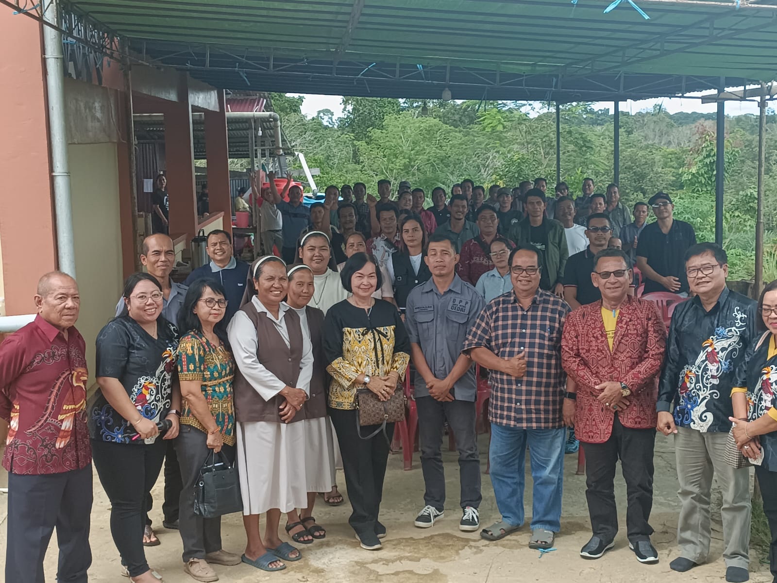 KUNJUNGAN KERJA: Lembaga Pengembangan dan Pembinaan Pesparani Katolik (LP3K) Kabupaten Sintang melakukan kunjungan kerja ke Paroki Santo Petrus Dedai, Desa Emparu, Kecamatan Dedai.