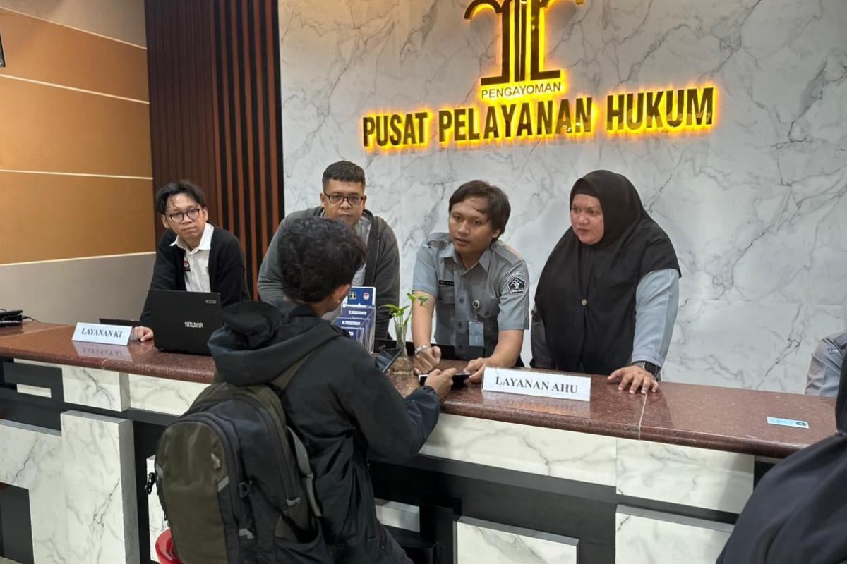 Kanwil Kemenkum kalbar memberikan pelayanan konsultasi kekayaan intelektual pada Senin (5/1).