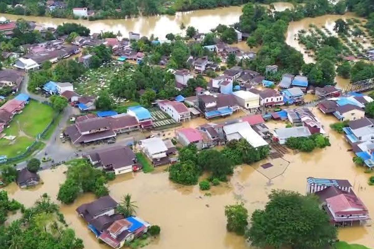 Banjir melanda Kecamatan Nanga Taman Kabupaten Sekadau pada Kamis (8/1).