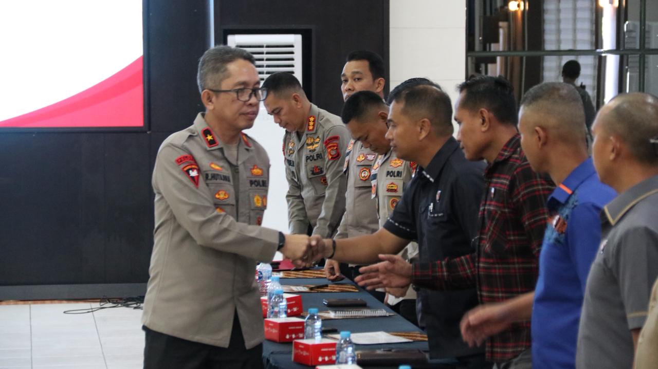 DIPA : Wakapolda Kalbar Brigjen Pol Roma Hutajulu saat menghadiri acara penyerahan DIPA, dan penandatanganan pakta integritas di Graha Khatulistiwa Polda Kalbar, Selasa (6/1).