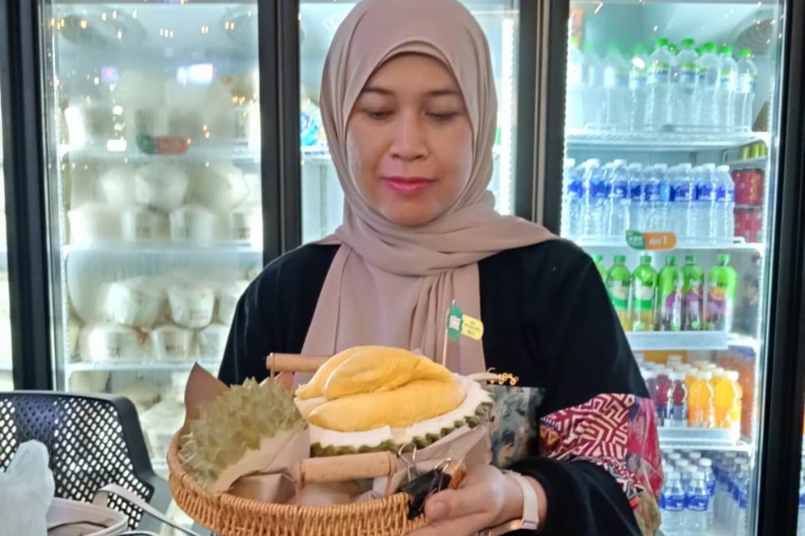 Durian Musang King atau Mao Shan Wang khas daerah Kelantan, bisa anda temukan di kawasan Bukit Bintang, Kuala Lumpur Malaysia.