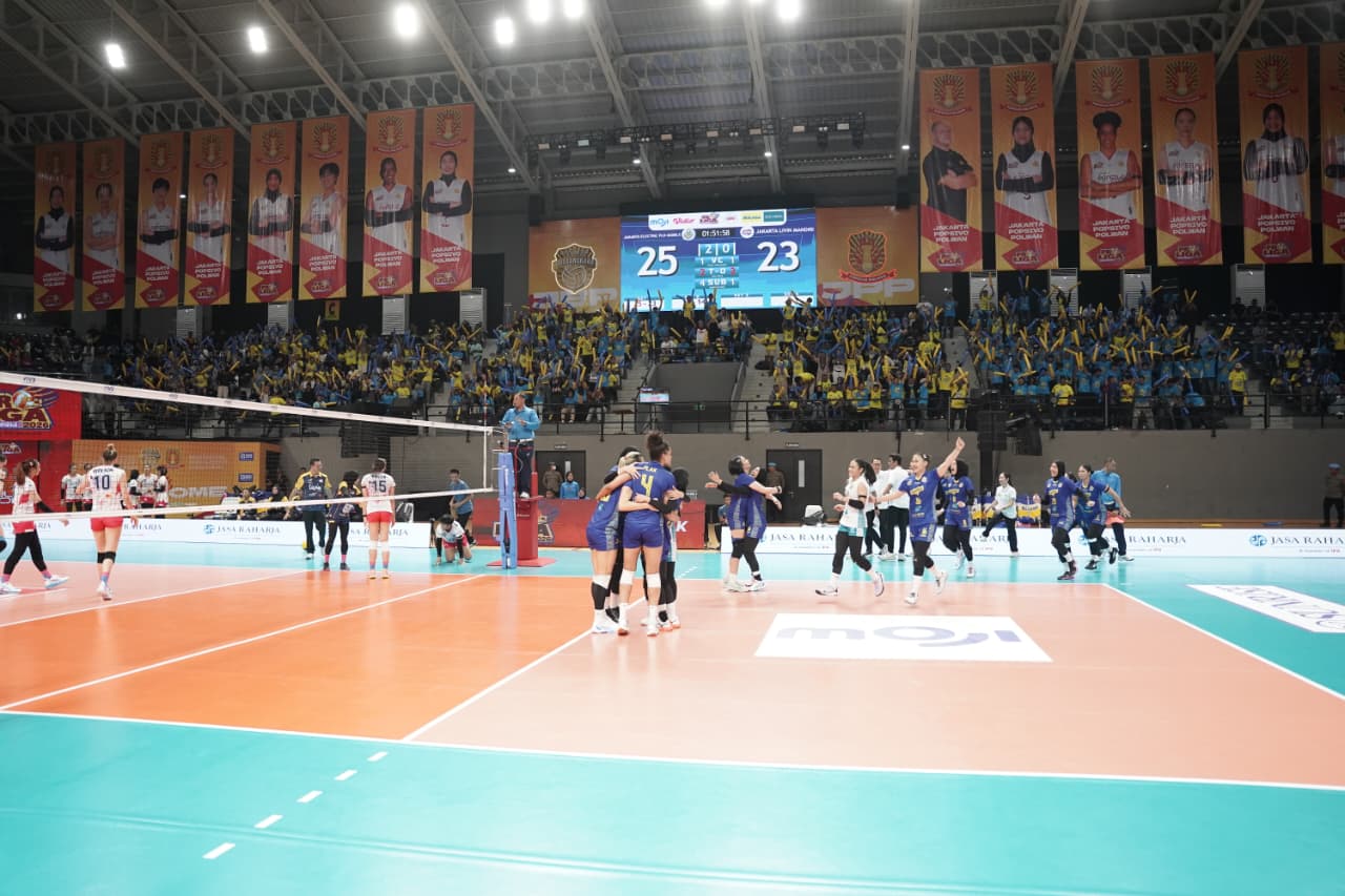 Detik-detik kemenangan tim Jakarta Electric PLN setelah berhasil menumbangkan tim Jakarta Livin Mandiri dengan skor 3&ndash;0.