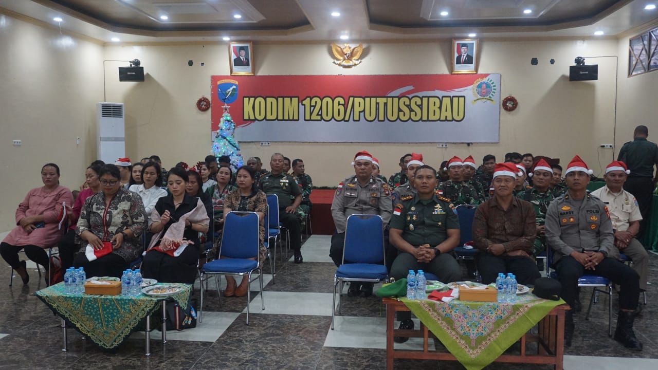 NATAL : Kodim Putussibau saat merayakan Natal bersama KASAD TNI Maruli Simanjuntak melalui video conference (vicon).