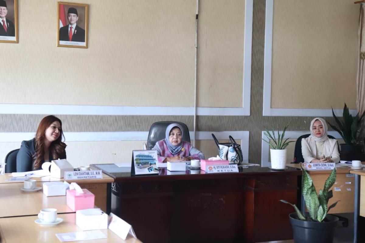 Penyerahan Dokumen Pelaksanaan Anggaran (DPA) di lingkungan Pemerintah Kota Pontianak beberapa waktu lalu.