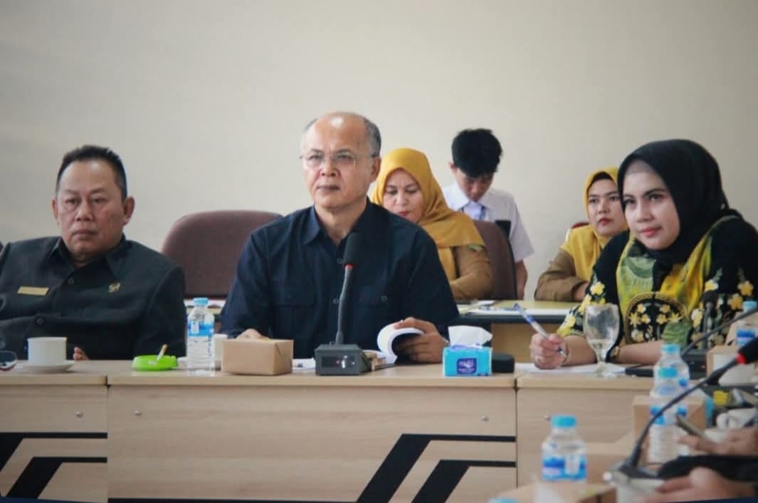 DENGAR PENDAPAT: Hearing lanjutan Komisi 1 DPRD Singkawang membahas dan memperjelas status hukum serta pengawasan kegiatan permainan ketangkasan di Singkawang.
