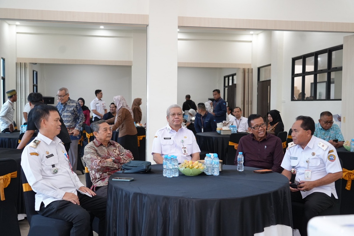 RAKER: Sekda Kalbar Harisson saat menghadiri Rapat Kerja dan Anggaran Tahunan (RKAT) Yayasan Rumah Sakit Islam (Yarsi) di Aula RS Yarsi Pontianak, Rabu (14/1/2026).