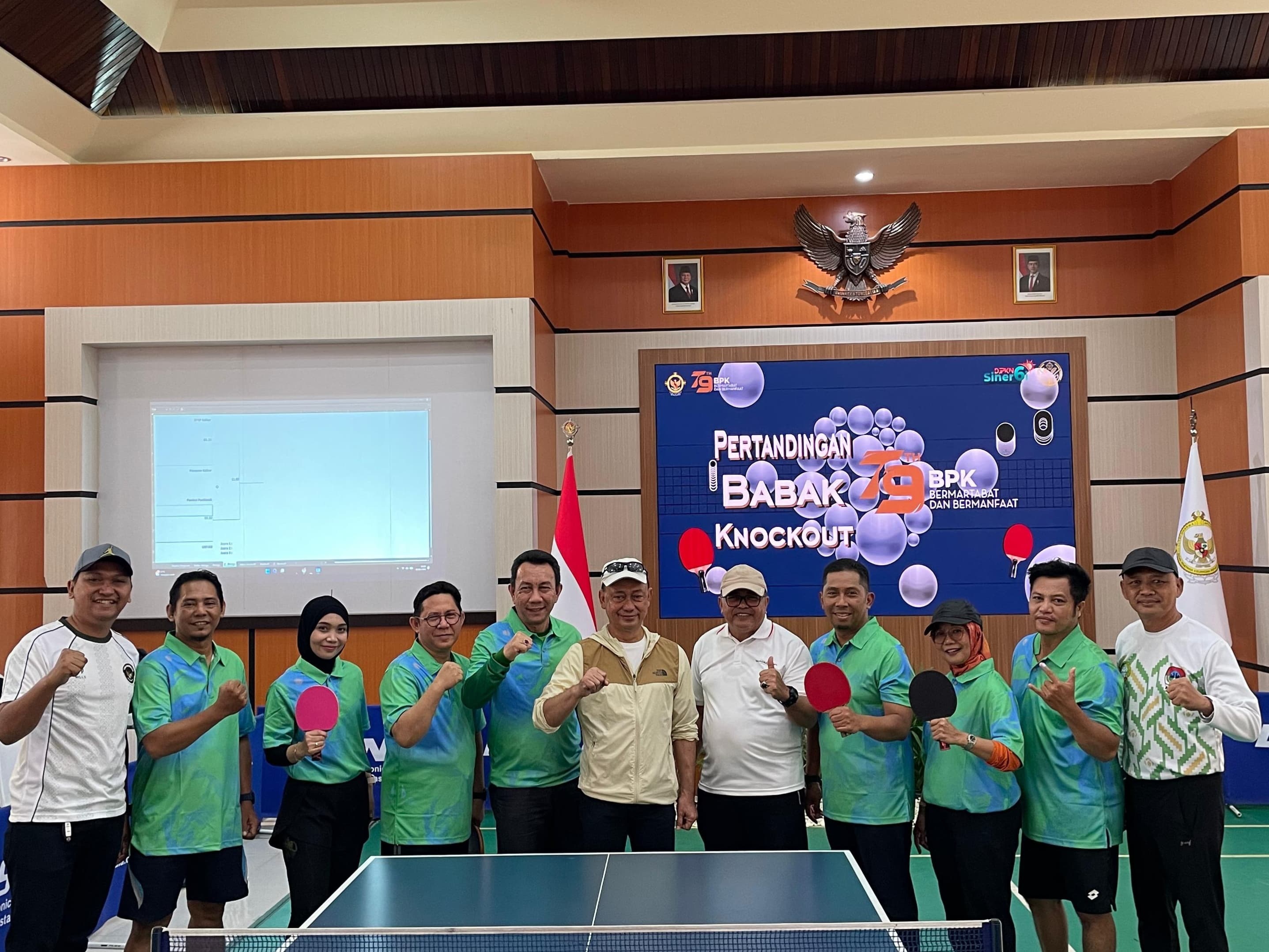 JUARA: Tim Tenis Meja Pemkot Pontianak sukses mendulang juara pertama Turnamen Eksibis antarlembaga dalam rangka HUT ke-79 BPK RI.
