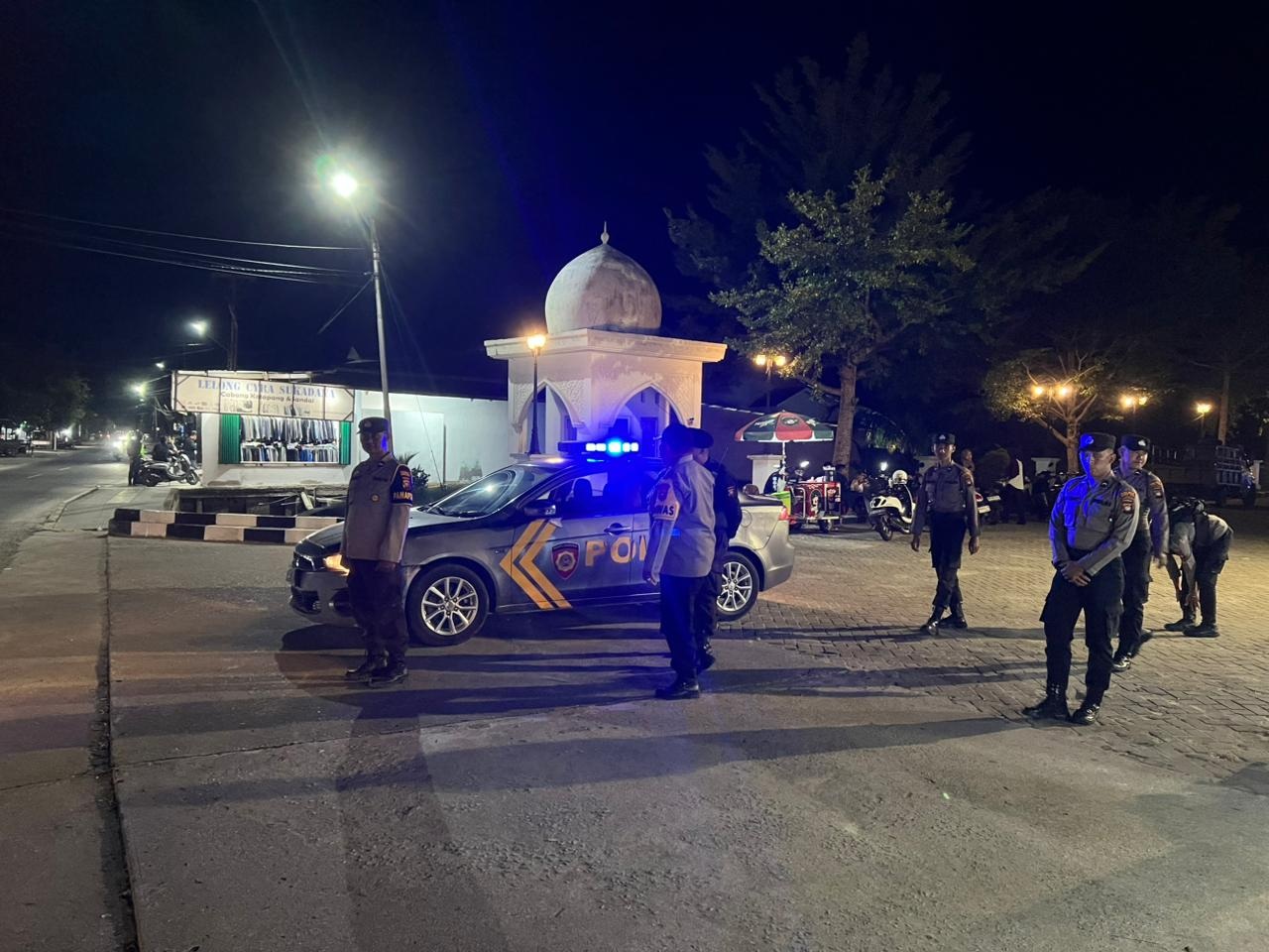 PATROLI : Kepolisian Resor (Polres) Kayong Utara menggelar Patroli Skala Besar, Sabtu malam hingga Minggu (18/01) dini hari.