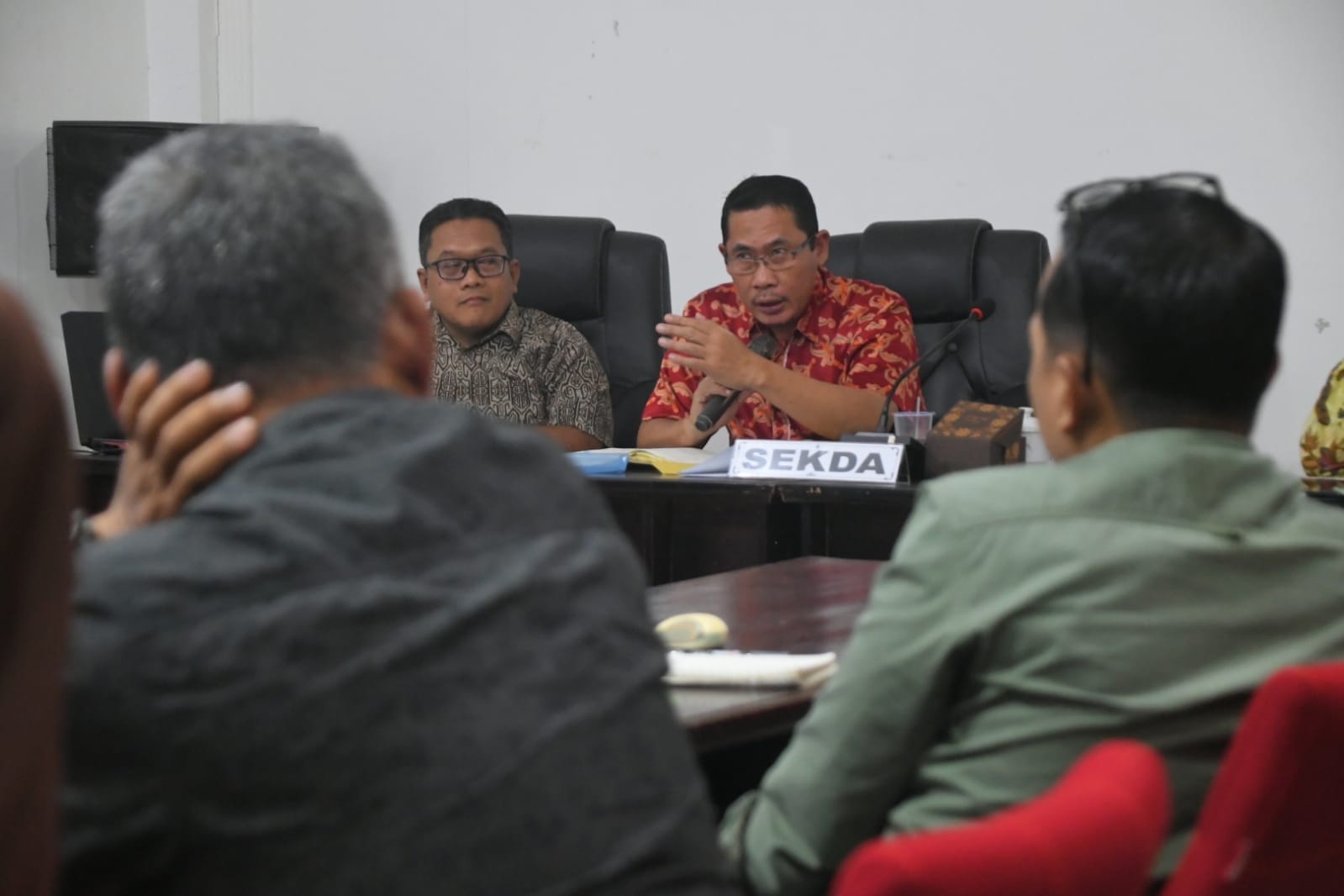 RAPAT: Kegiatan rapat koordinasi pembahasan permohonan Persetujuan Kesesuaian Kegiatan Pemanfaatan Ruang (PKKPR) yang diajukan oleh PT Kalimantan Agro Pusaka..