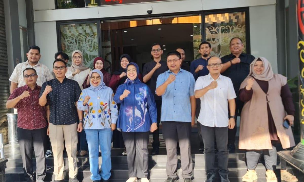 Kepala BPSDM Kemenkum RI mengunjungi Kanwil Kemenkum Kalbar pada Kamis (16/1).