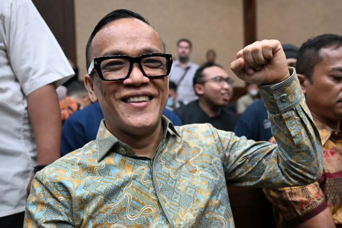 Terdakwa kasus dugaan pemerasan dalam pengurusan sertifikat K3 di Kementerian Ketenagakerjaan Immanuel Ebenezer bersiap menjalani sidang pembacaan dakwaan di Pengadilan Tipikor.