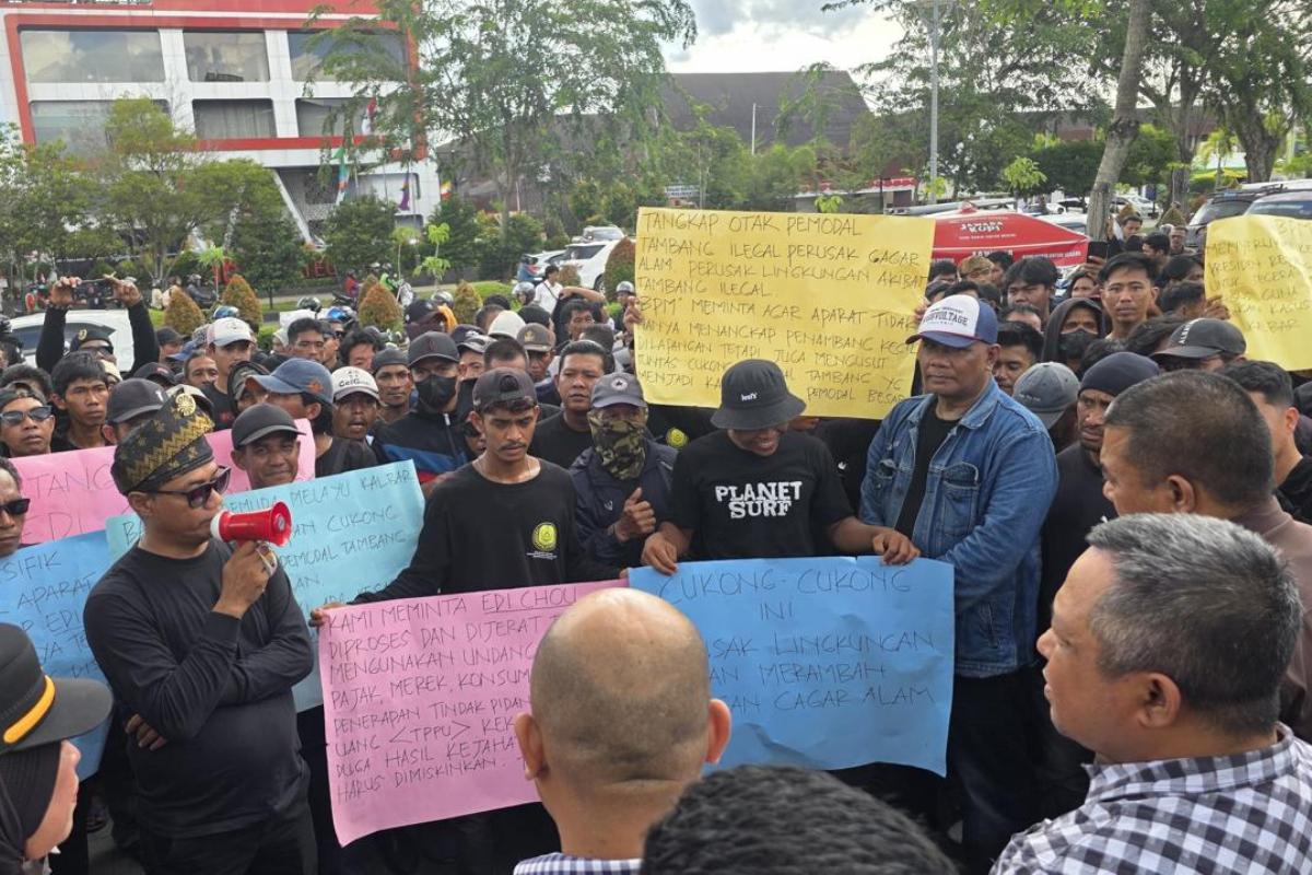 Aksi demo belum lama ini digelar BPM Kalbar terkait kasus hukum dugaan oli palsu.