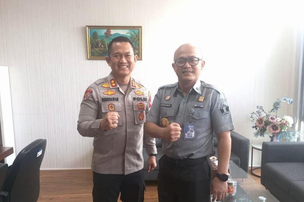 Kadiv P3H Kanwil Kemenkum Kalbar Lanang Dwi Kurniawan berkoordinasi dengan Kapolresta Pontainak AKBP Hendrawan pada Selasa (20/1).