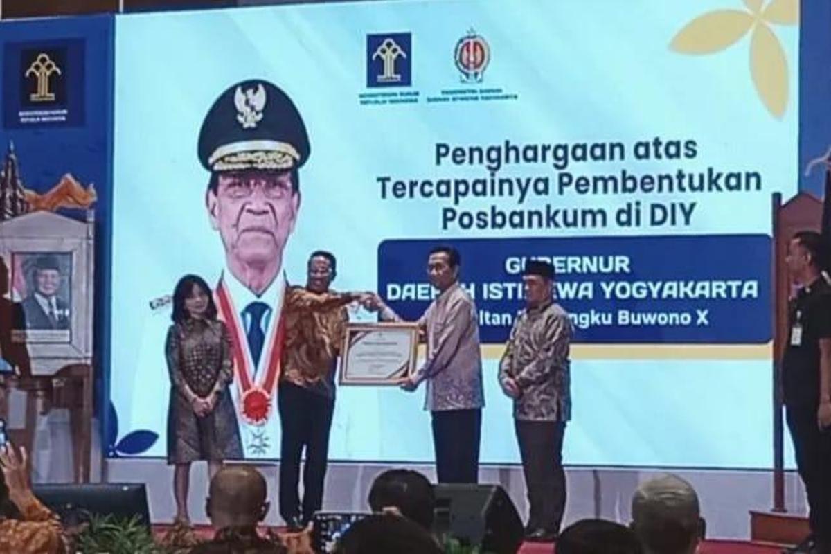 Menteri Hukum RI Supratman Andi Agtas meresmikan Posbankum 100 persen di DIY pada Selasa (20/1).