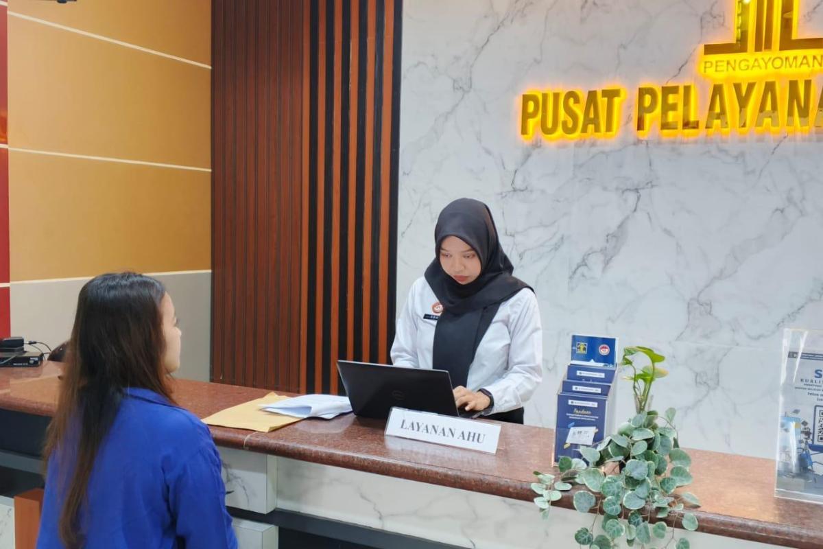 Pelayanan konsultasi kekayaan Intelektual di Kanwil Kemenkum Kalbar pada Rabu (21/1).
