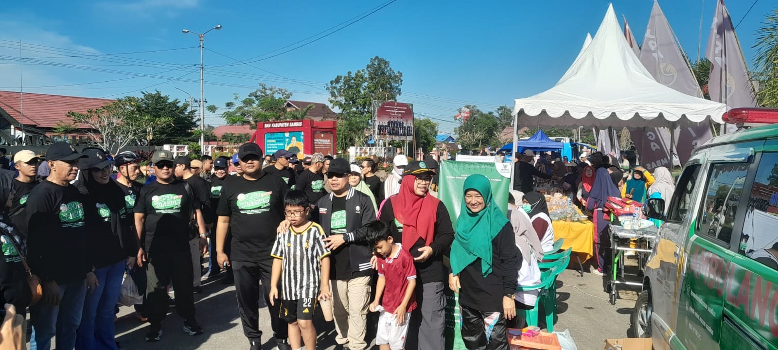 CFD: Bupati Sambas Satono saat mengikuti kegiatan Car Free Day (CFD), Minggu lalu.