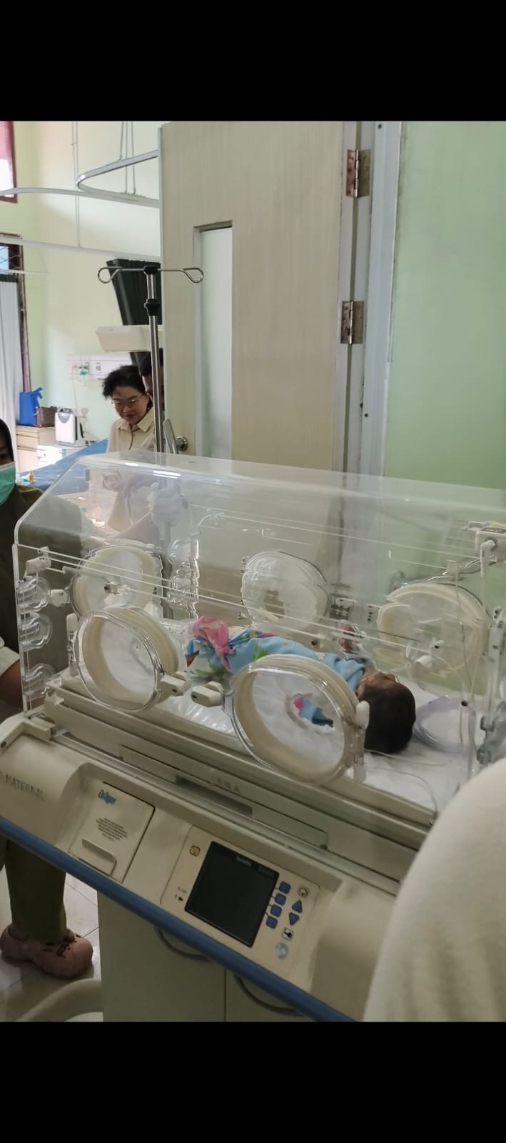 INTENSIF: Bayi Srikandi masih menjalani perawatan intensif di RSUD dr. Agoesdjam Ketapang.