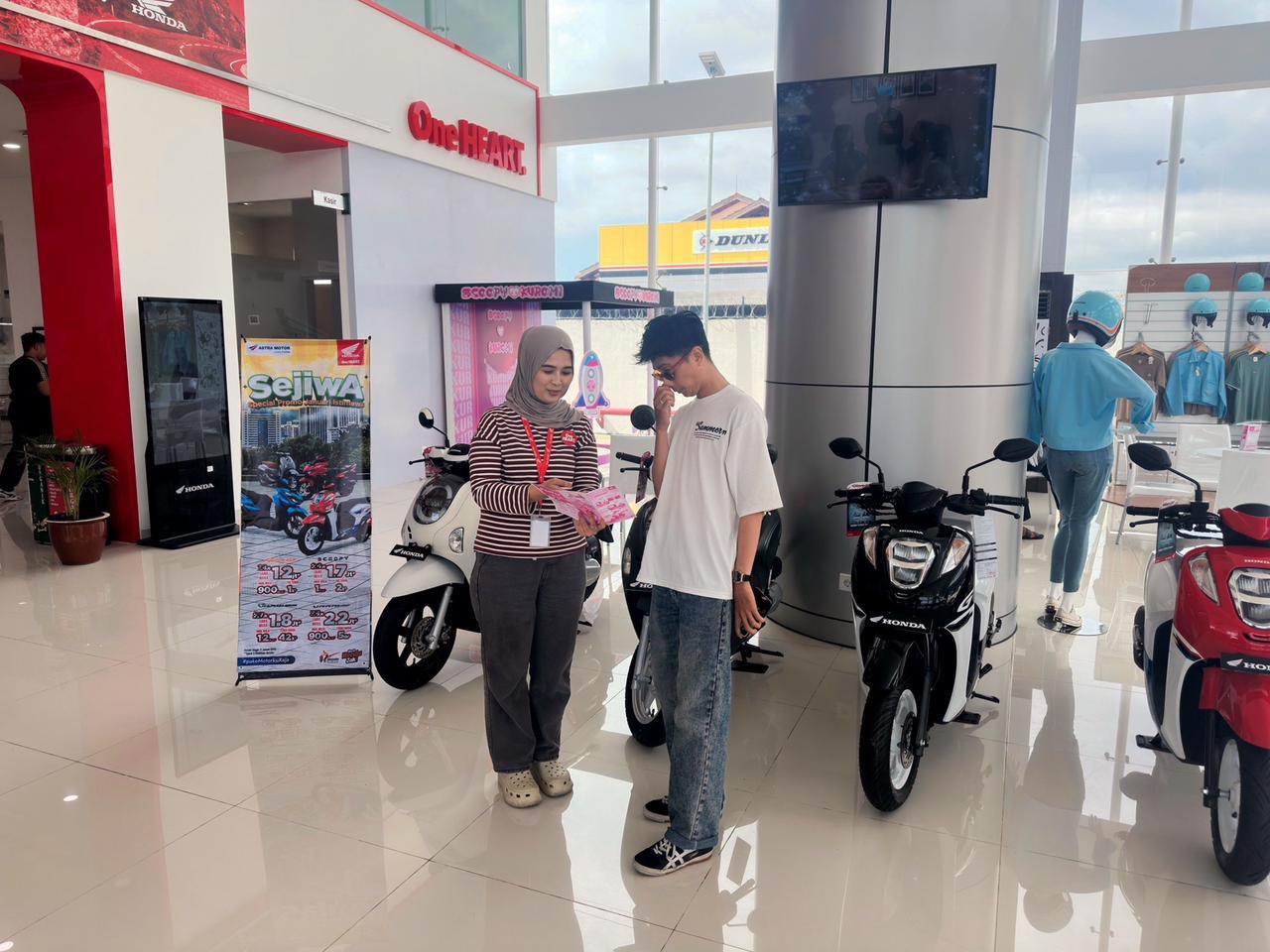 Promo &ldquo;Sejiwa: Special Promo Januari Istimewa&rdquo; Astra Motor Kalbar menawarkan kredit ringan berbagai motor Honda hingga akhir Januari 2025.