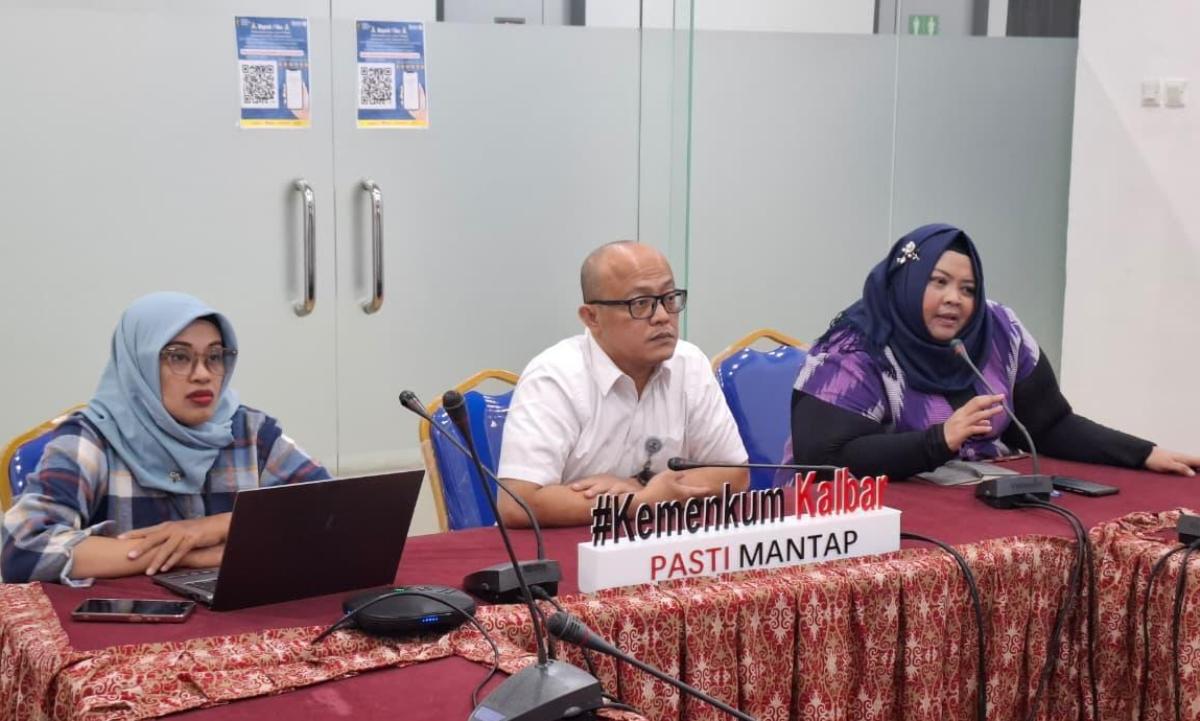 Kanwil Kemenkum Kalbar menggelar rapat praharmonisasi Raperwali Singkawang pada Jumat (23/1).