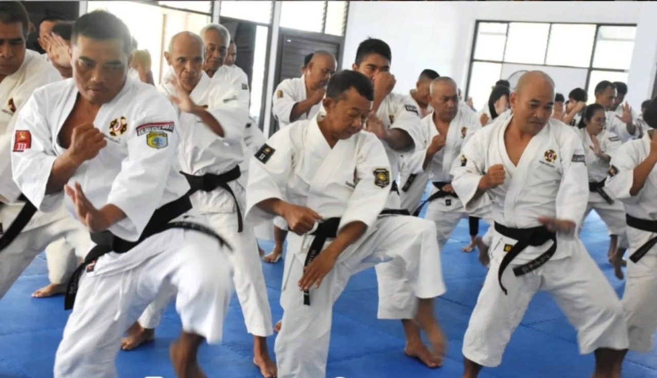 GASHUKU: Suasana pembukaan Gashuku Nasional Shorinji Kempo Wilayah Kalbar di Gedung Graha Pramuka Kalbar, Sabtu (24/1).//