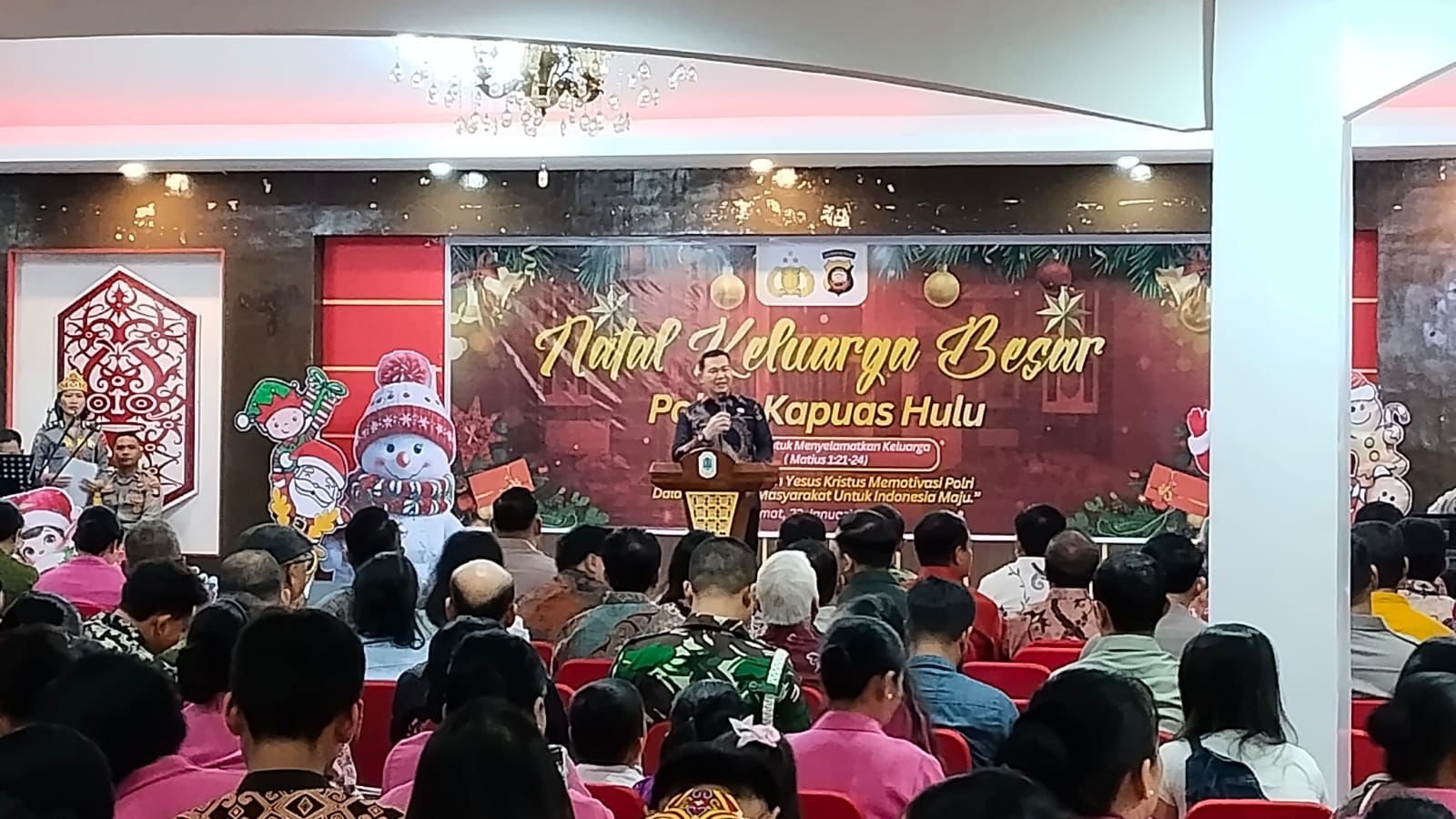 NATAL BERSAMA: Perayaan Natal bersama yang dilaksanakan oleh Polres Kapuas Hulu di Pendopo Bupati.