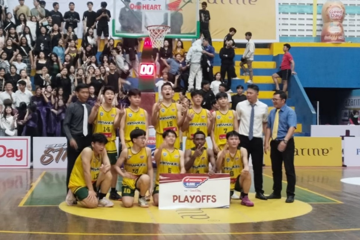 Tim SMK Immanuel II Kubu Raya usai tanding melawan Putra SMA Bina Mulya Pontianak. Di Honda DBL with kopi good day West Kalimantan.