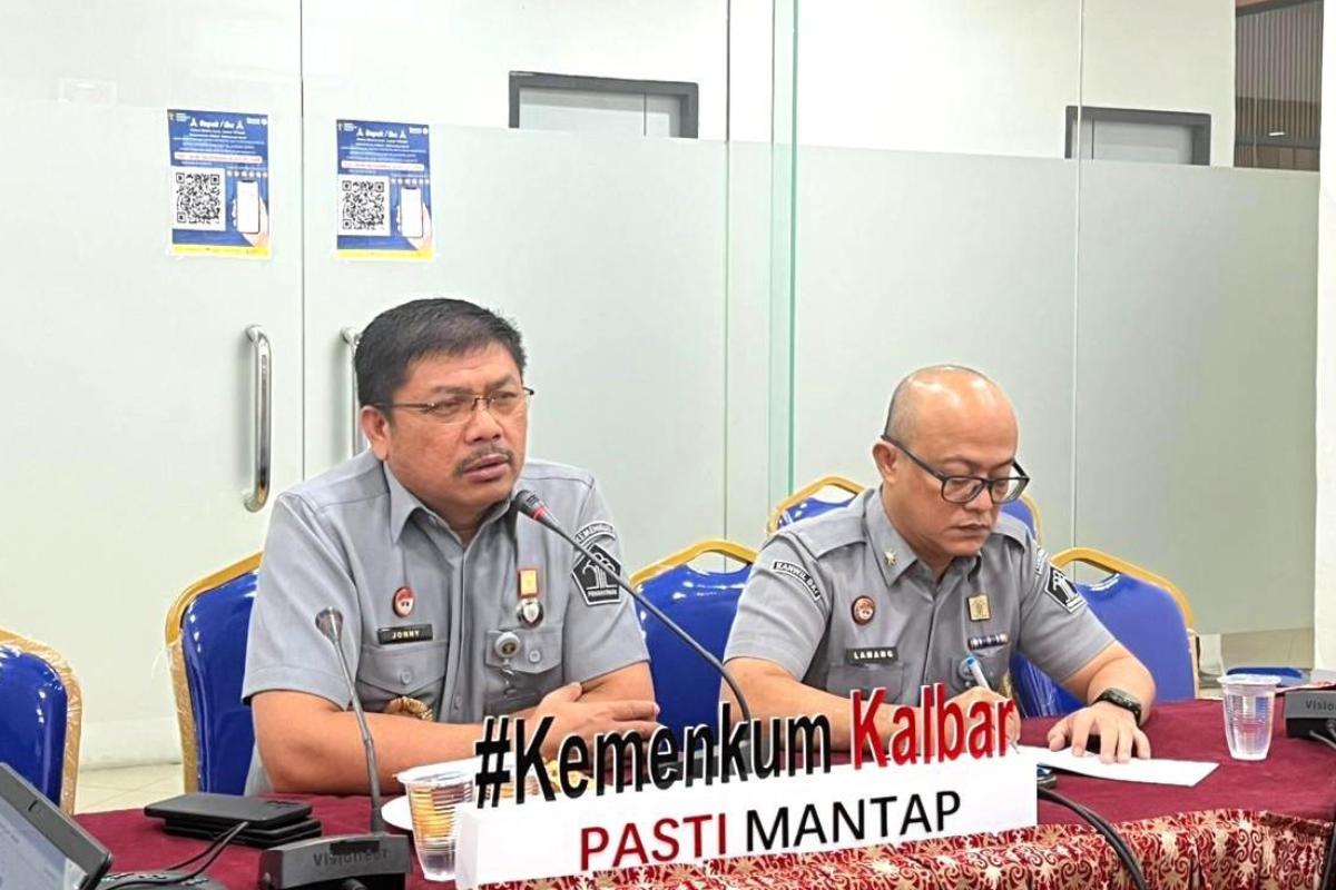 Kanwil Kemenkum Kalbar menggelar rapat percepatan penyampaian laporan kinerja JDIH tahun 2026 pada Senin (26/1).