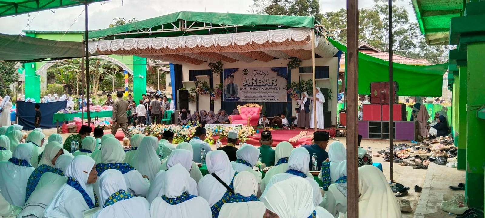 BKMT : Pengajian keliling BKMT Kabupaten Sintang dinilai memiliki peran penting dalam memperkuat keimanan sekaligus mempererat silaturahmi antarwarga hingga tingkat desa