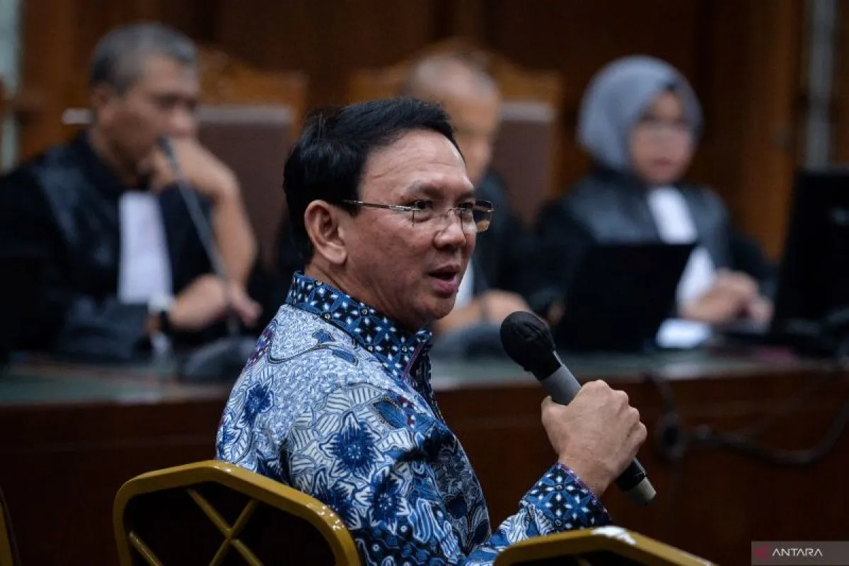Mantan Komisaris Utama PT Pertamina (Persero) periode 2019&ndash;2024 Basuki Tjahaja Purnama atau Ahok saat sidang kasus dugaan korupsi tata kelola minyak mentah di Pengadilan Tipikor, Jakarta.