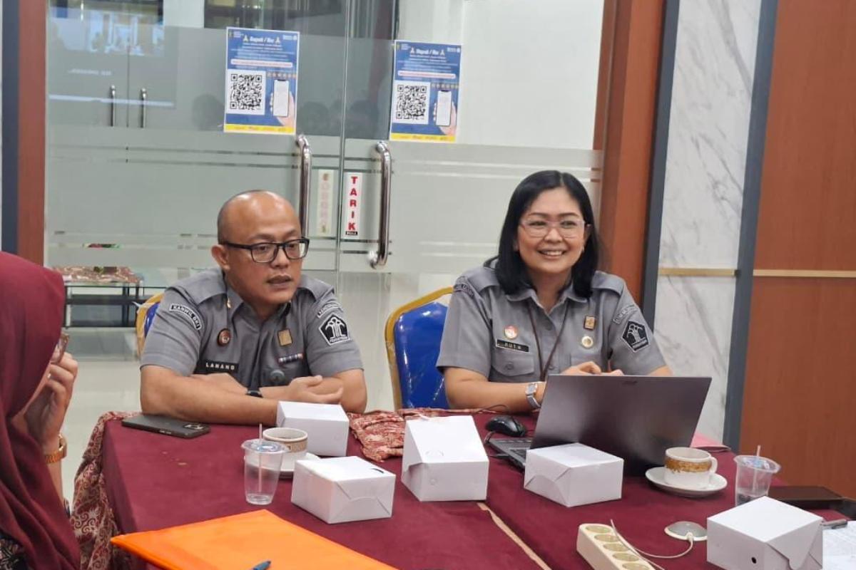 Kanwil Kemenkum Kalbar menggela rapat harmonisasi Raperwali Singkawang pada Selasa (27/1).