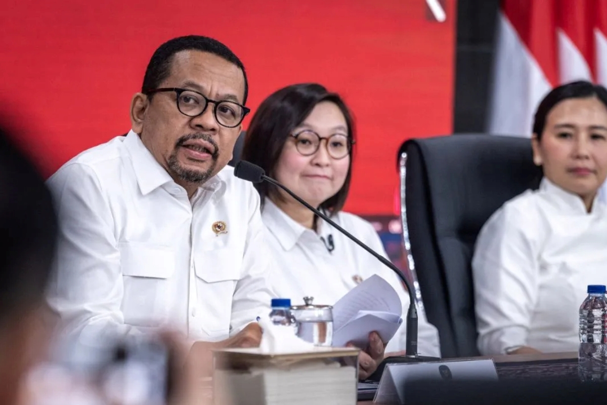 Kepala Staf Kepresidenan (KSP) Muhammad Qodari (kiri).