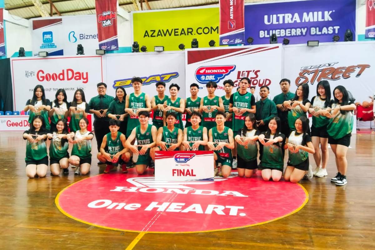 Tim basket putra Santo Petrus Pontianak berhasil mengamankan tiket ke final Honda DBL With Kopi Good Day 2026 West Kalimantan.