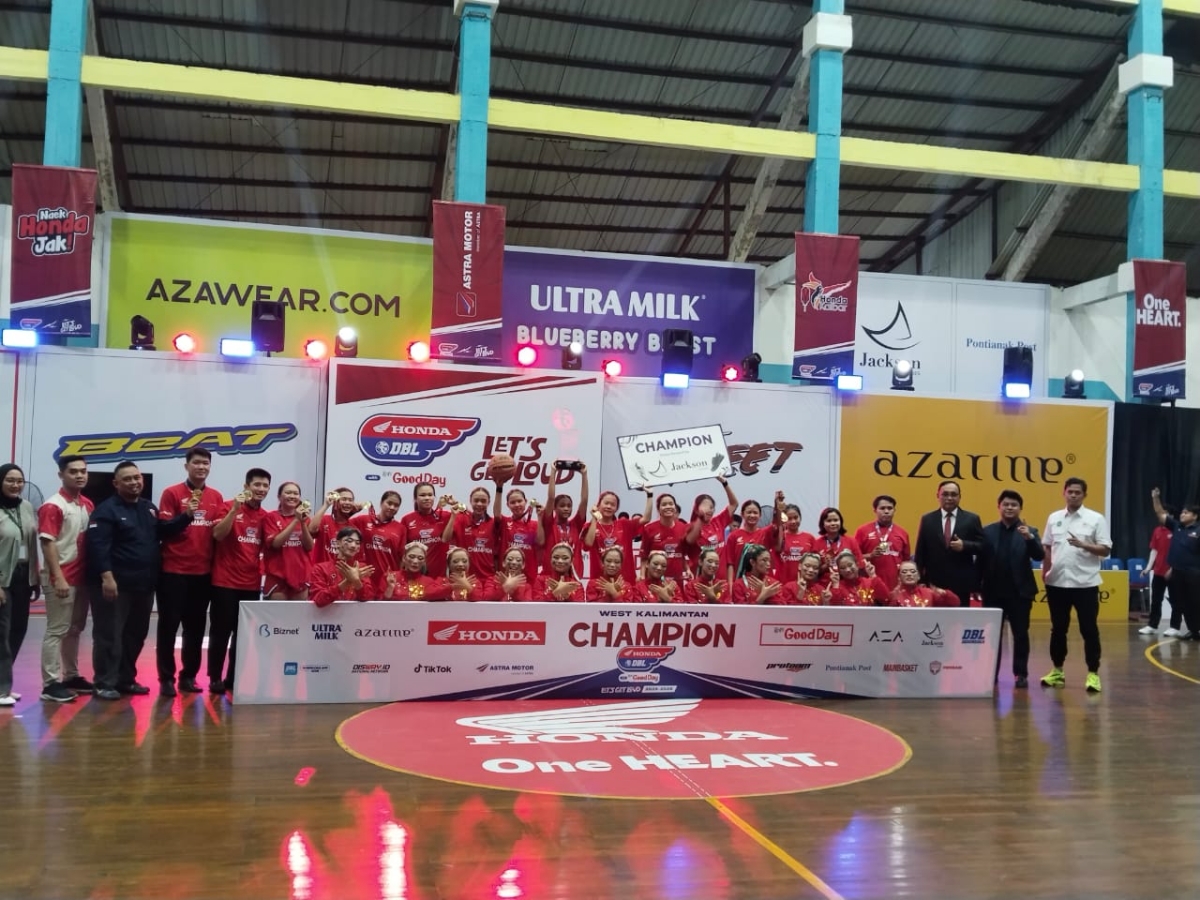 Tim basket putri Santo Paulus berhasi menyandang gelar juara di DBL Pontianak.