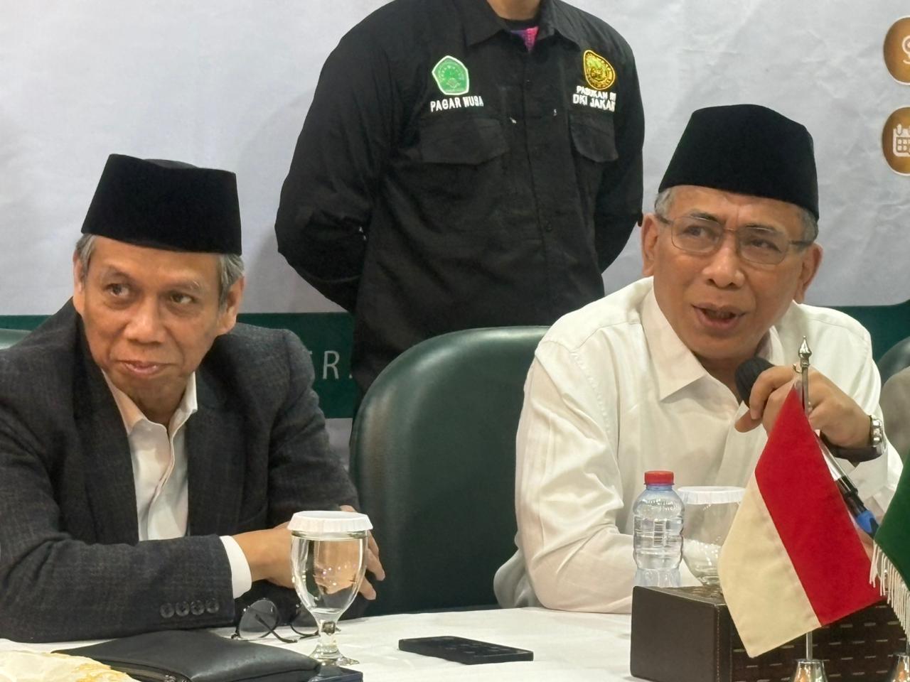 KETERANGAN PERS: Ketua Umum PBNU KH Yahya Cholil Staquf menyampaikan keterangan pers Jumat (30/1), jelang Puncak Harlah ke-100 NU di Jakarta, menegaskan tak ada lagi perpecahan di tubuh Nahdlatul Ulam