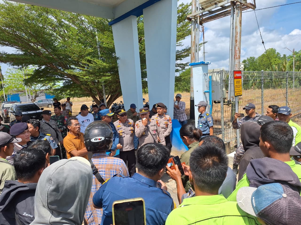 AUDIENASI : Kegiatan audiensi antara Tenaga Kerja Bongkar Muat (TKBM) Bina Mulia Teluk Melano dengan Kantor Unit Penyelenggara Pelabuhan (KUPP) Kelas III Teluk Batang.