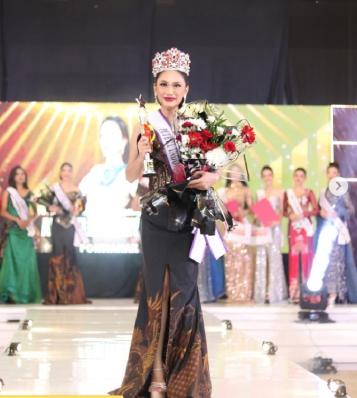 PUTRI KALBAR: Anggelia Meryciana dinobatkan sebagai Puteri Indonesia Kalimantan Barat 2026 di malam Grand Final di Ballroom Icon Convention Hall, Jumat (30/1) malam.