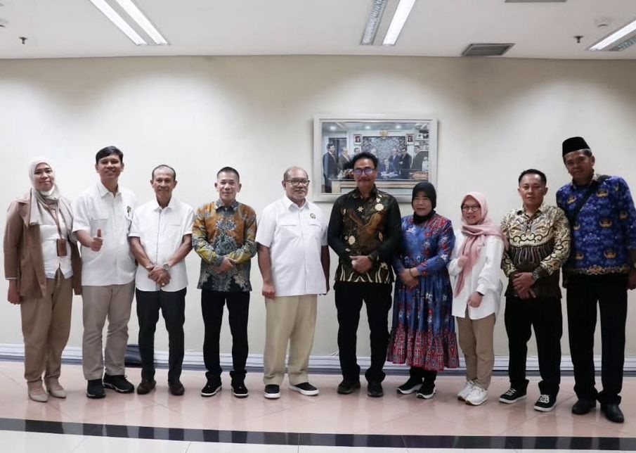 KOORDINASI: Wabup Ketapang, Jamhuri Amir, berkunjung ke Kementerian ESDM pada Kamis (29/1) lalu.