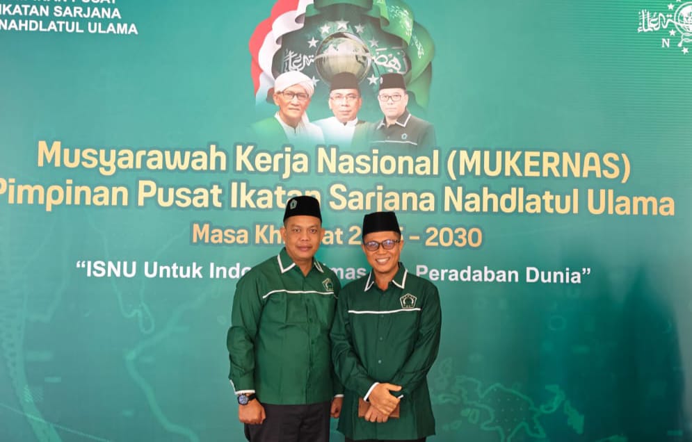 Ketua ISNU Kalbar Muhamad Firdaus (kiri) dengan penasihat ISNU Kalbar Zaenuddin