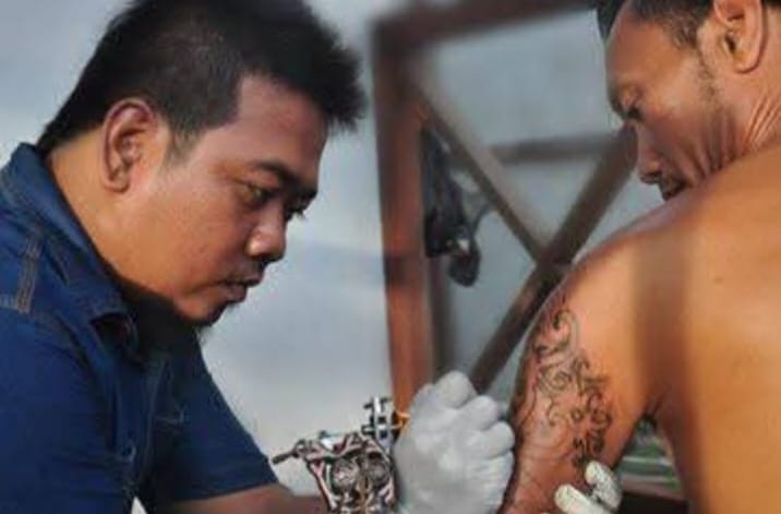 Proses Pembuatan Tato.