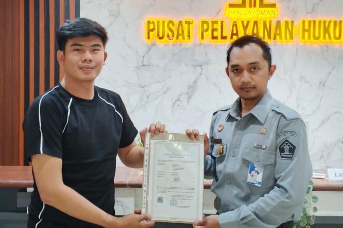 Kanwil Kemenkum Kalbar memberikan pelayanan kekayaan intelektual pada Senin (2/2).